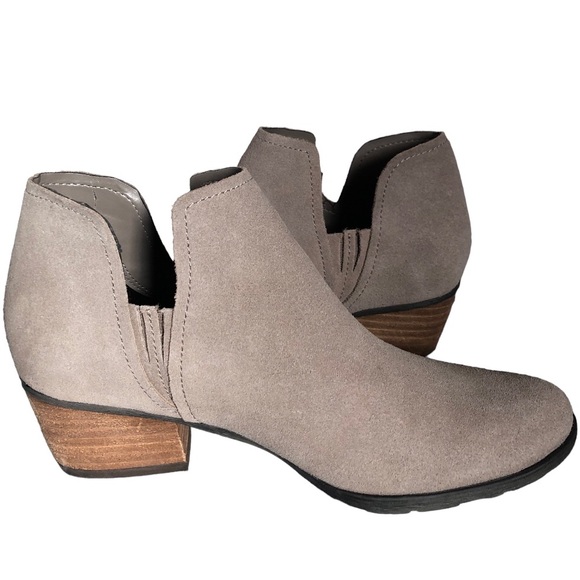 Blondo “Victoria” waterproof tan ankle booties - Picture 10 of 13